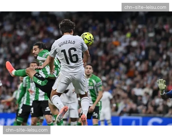 西甲积分榜现明显断层 巴萨皇马领跑争冠下半区陷全员保级混战 西甲积分榜现明显断层 巴萨皇马领跑争冠下半区陷全员保级混战