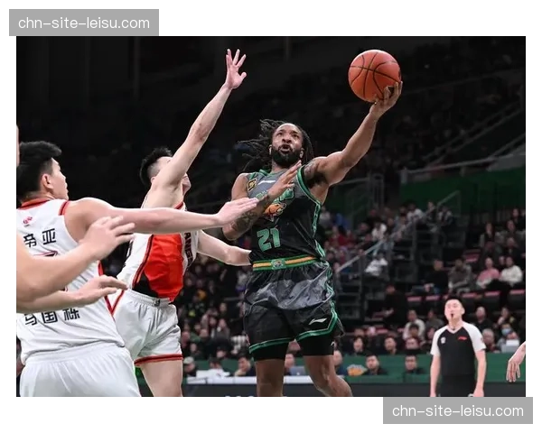 辽宁篮板球争夺处于劣势 二次进攻机会创造不足